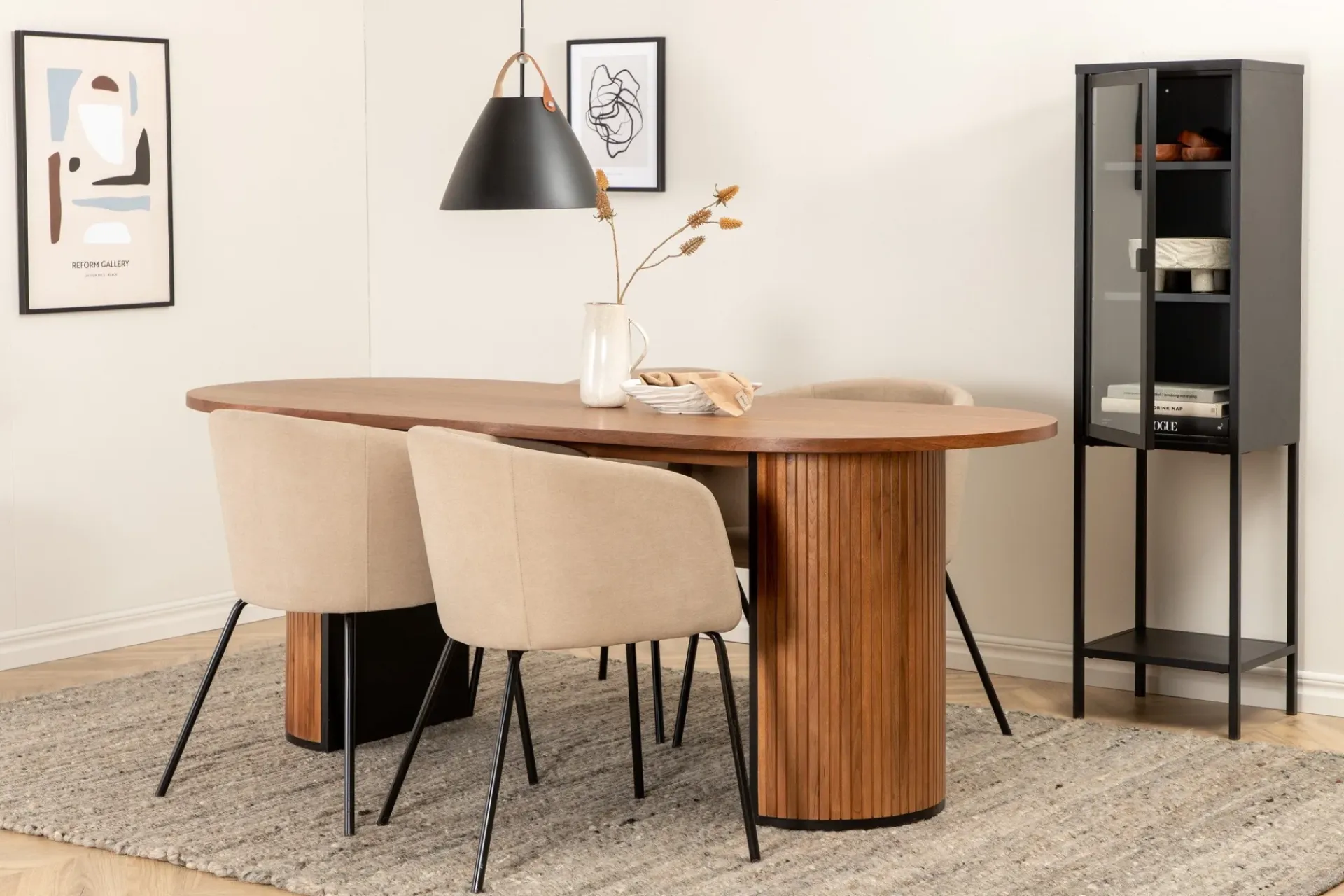 Venture Home Spisegrupper-Bianca Matgruppe 200 cm Oval med 4 Berit stoler Beige,Svart