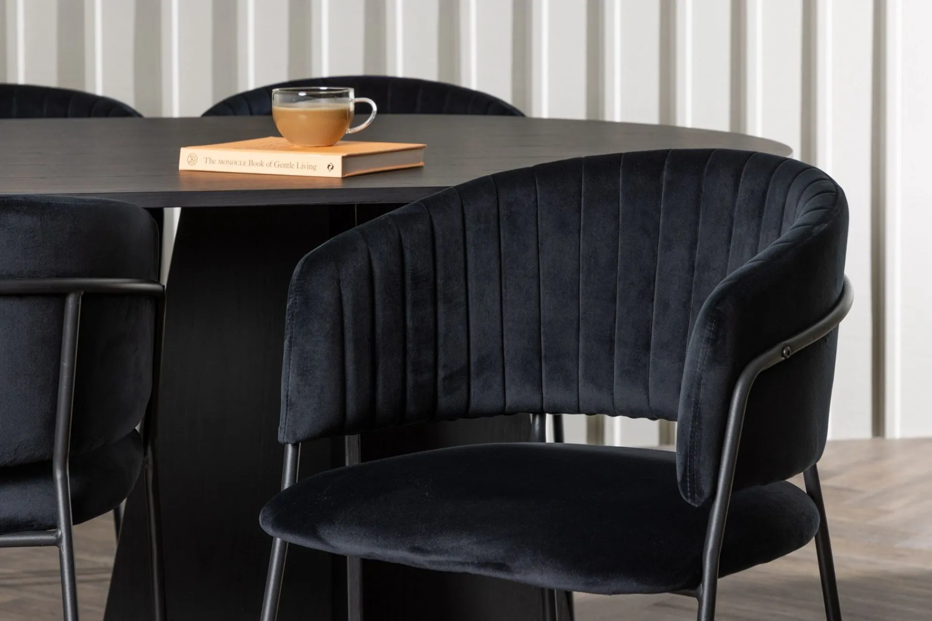 Venture Home Spisegrupper-Bootcut Matgruppe 230 cm Oval med 6 Selma Stoler Svart