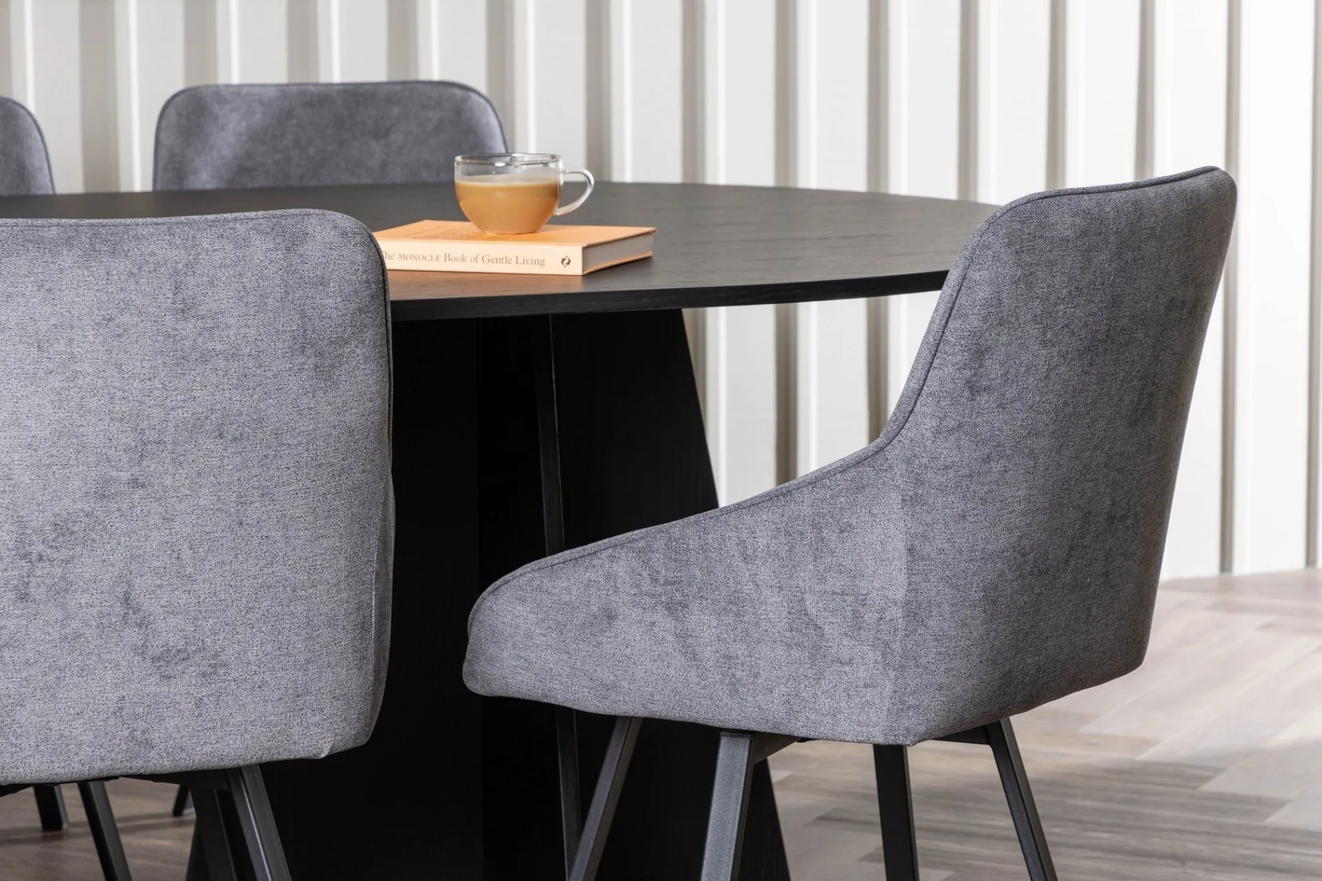 Venture Home Bootcut Spisegruppe 230 cm Oval med 6 Rosie Stoler