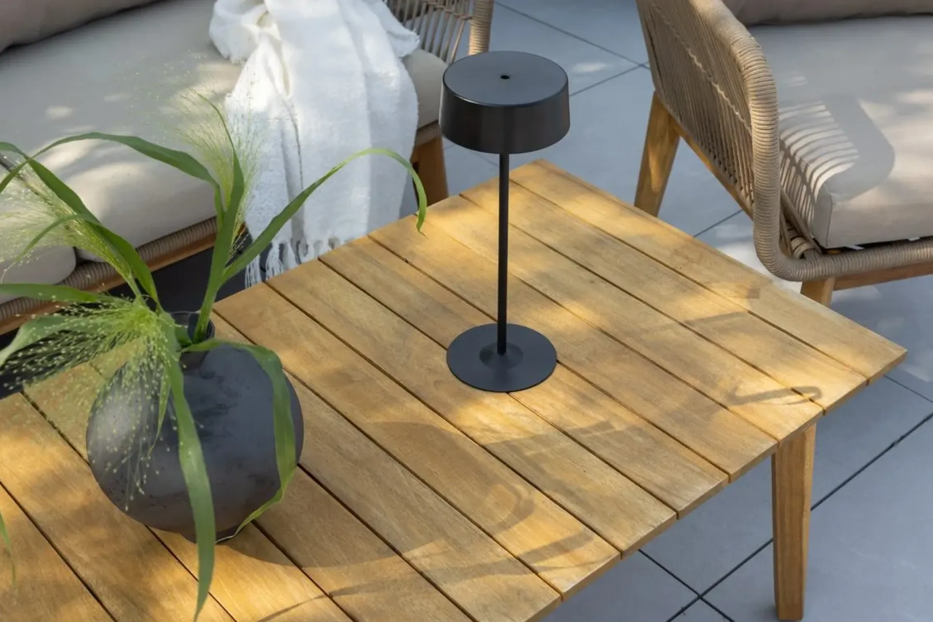 Venture Home Veranda & Terrasse|Loungesett-Chania sofagruppe 2-seters sofa + 2 lenestoler med bord utendørs Brun