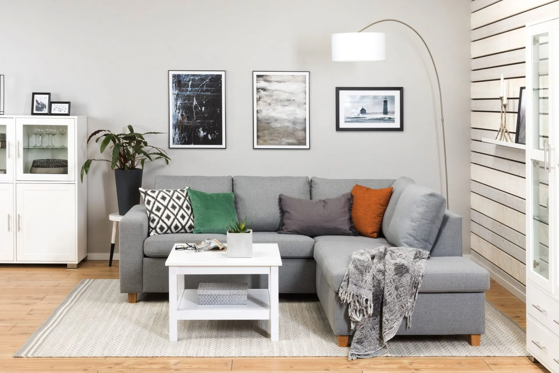 Basic Home Crazy 3-seters Høyrevendt L-formet Sjeselongsofa i Stoff