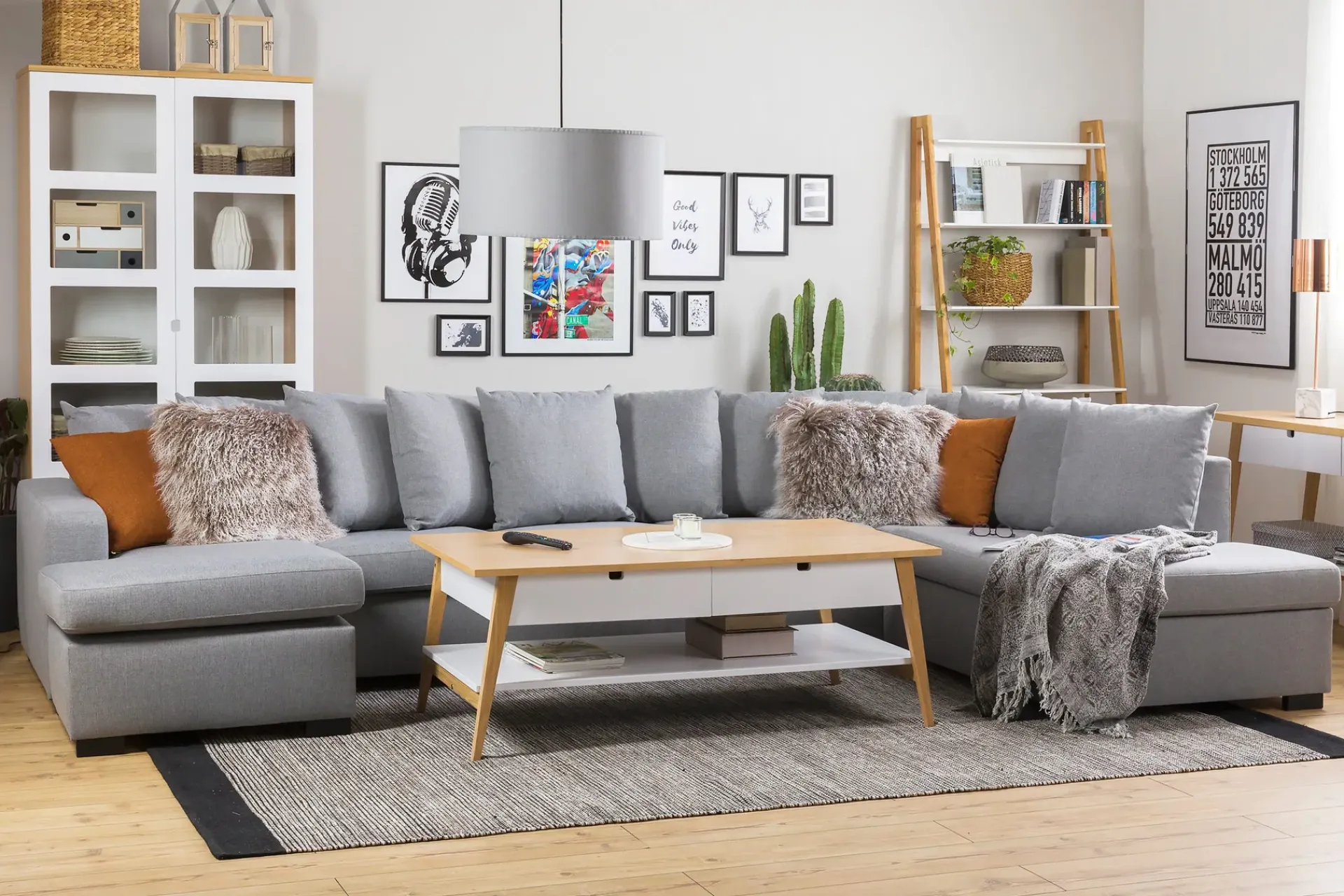 Basic Home Crazy 5-seters Høyrevendt U-formet X-Large Sofa med Divan og Sjeselong i Stoff inkl. Pynteputer