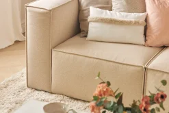 Andrarum Sofa Med Sjeselong-Cubo 4-seters Dyp Modulsofa med Divan i Stoff Beige