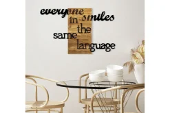 Everyone Smiles in The Same Language Veggdekor