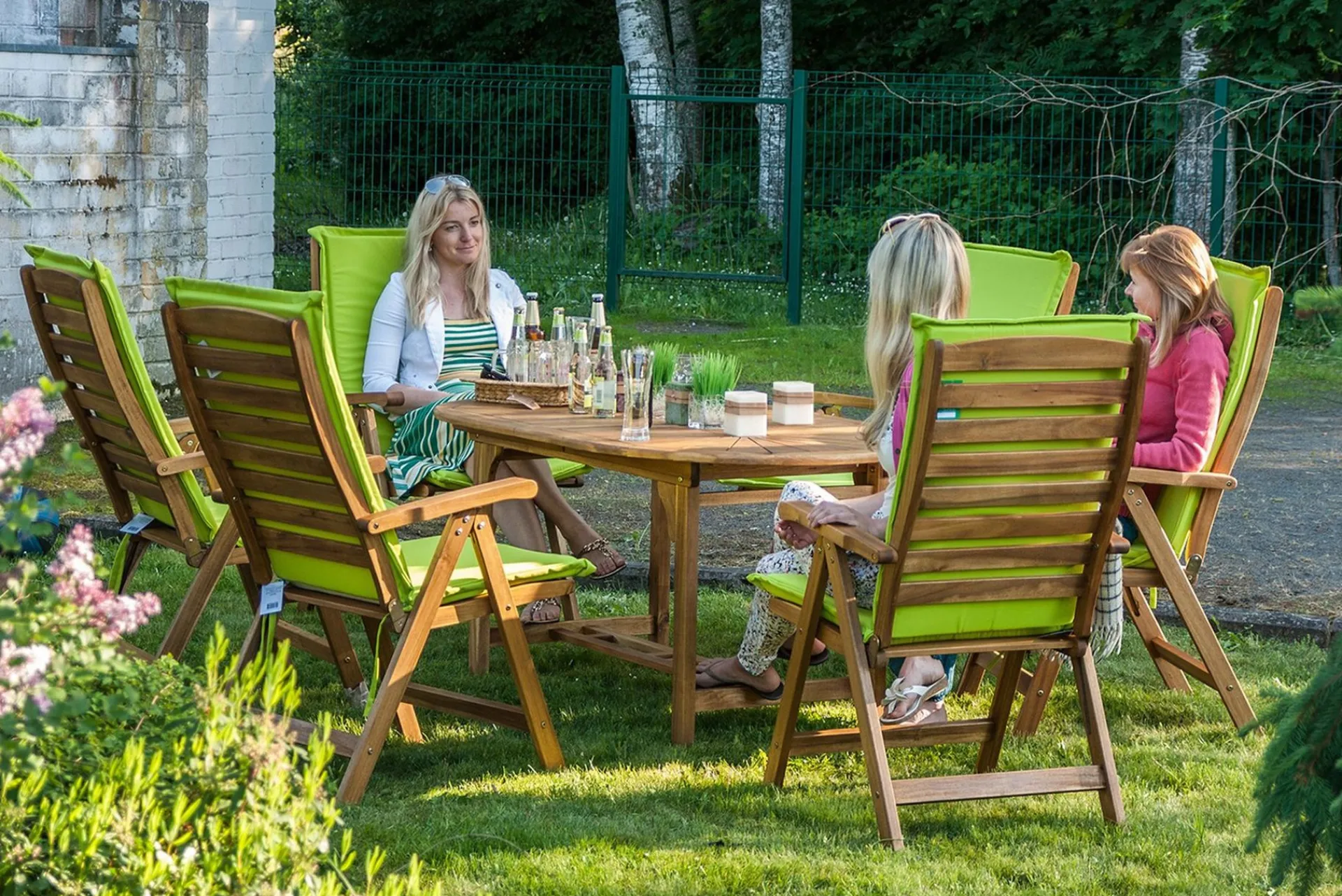 Spisegrupper Hage-Hagegruppe FINLAY bord og 6 stoler Tre/Natur