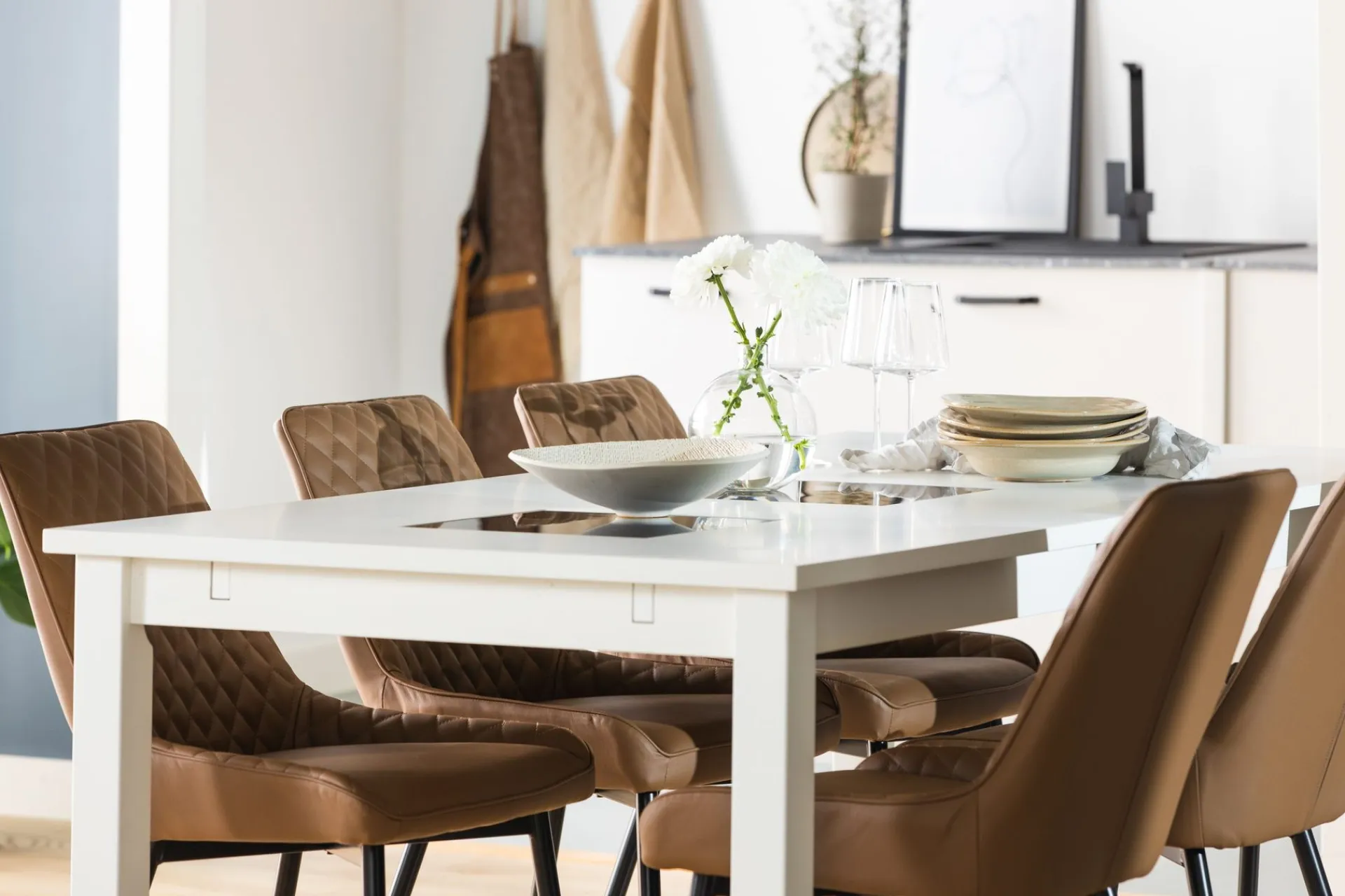 Basic Home Jasmin Forlengningsbart Spisebord 180 cm