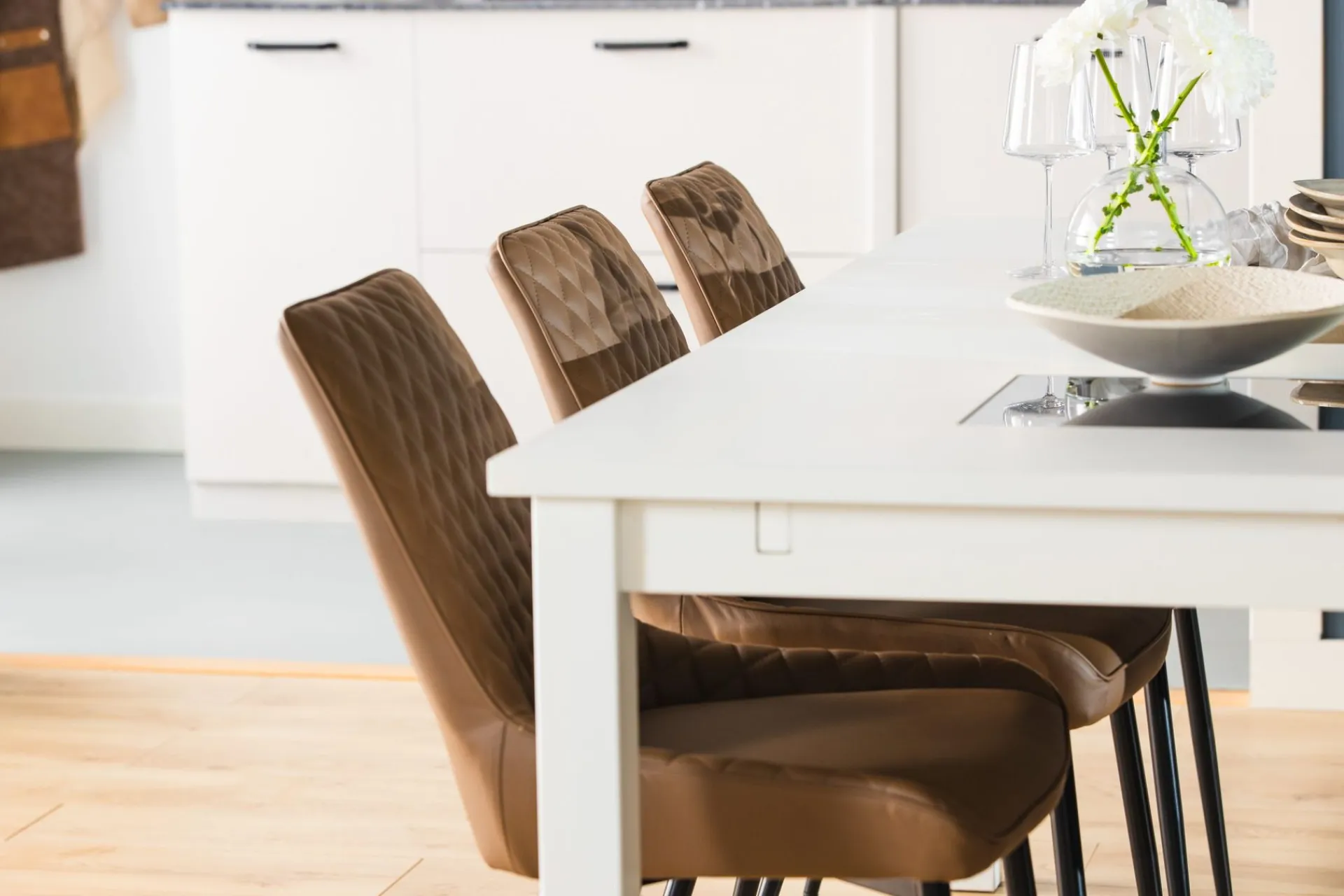 Basic Home Jasmin Forlengningsbart Spisebord 180 cm