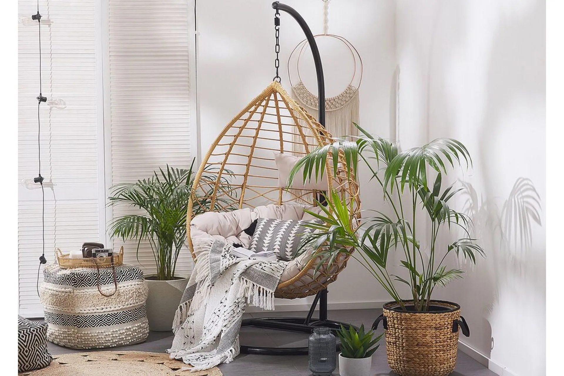 Hengestoler-Kartberg Hengestol med Stativ Beige
