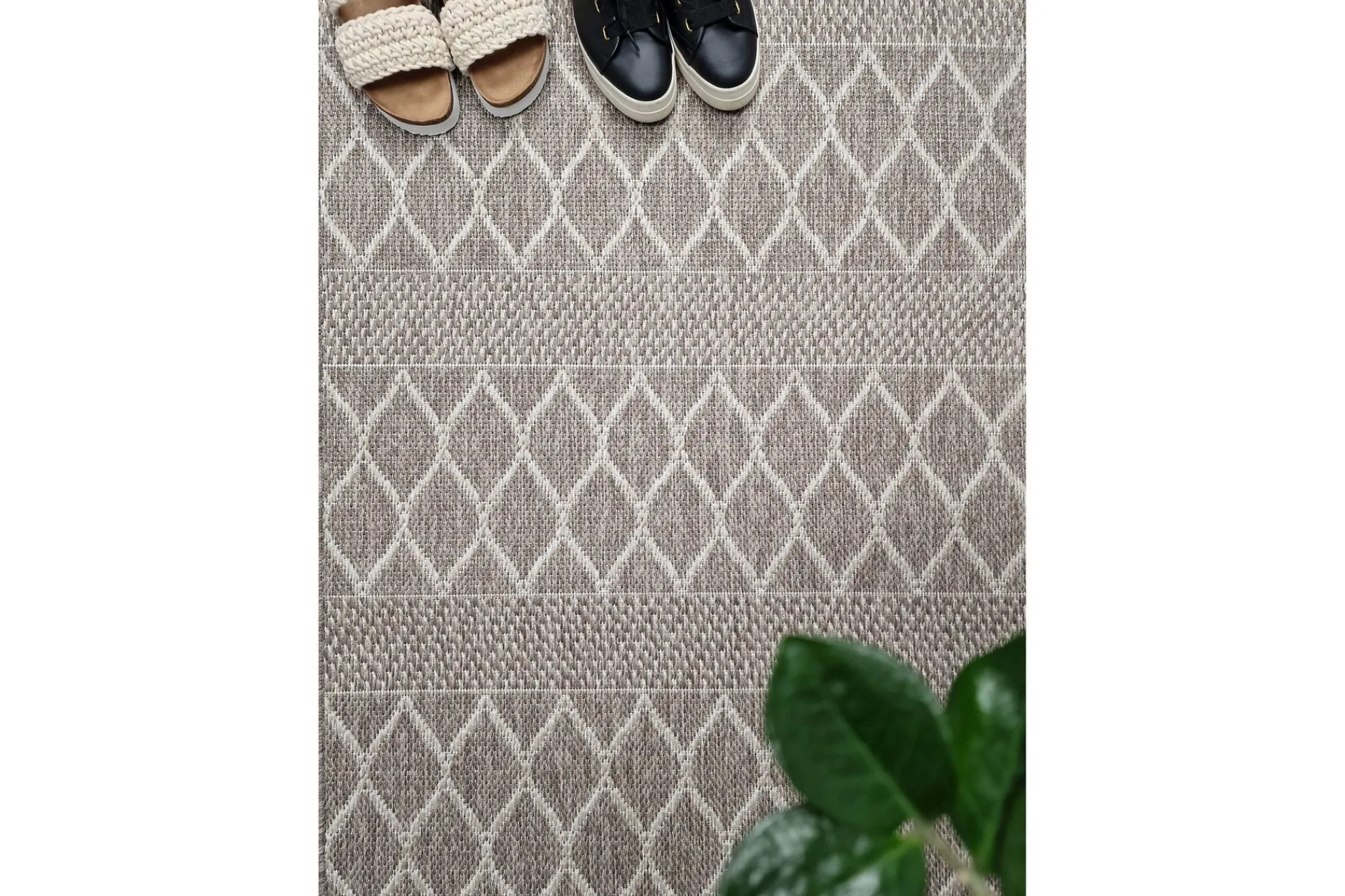 KM Home Madrid Flatvevd Matte 133x190 cm