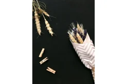 Venture Home Posters|Posters-Poster Flowers on table 21x30 cm Svart/Beige