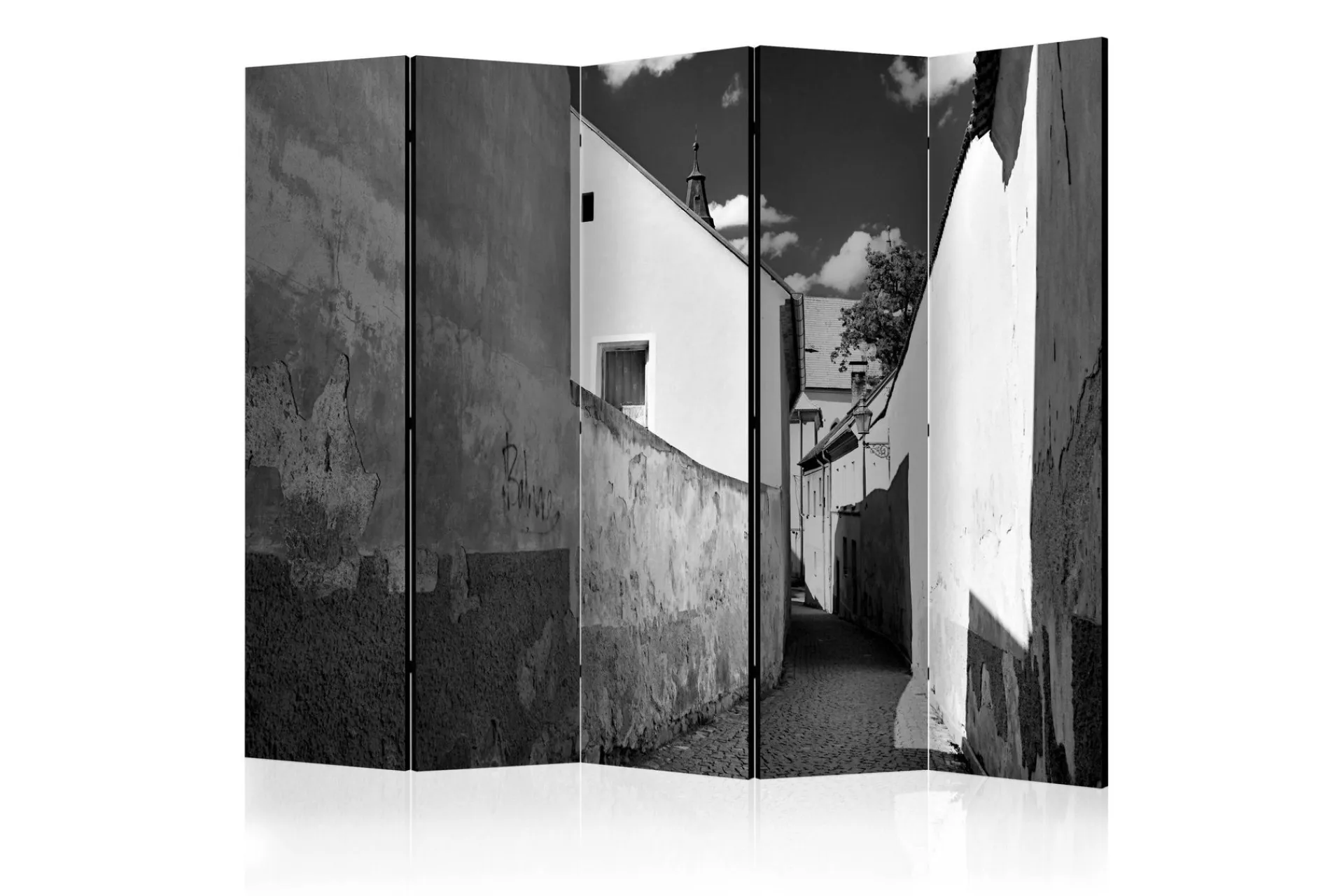 Romdeler Narrow Street II
