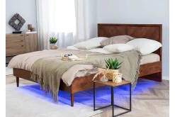 Sengeramme & Sengestamme-Saraly Kontinentalseng med LED 160x200 Tre/Natur