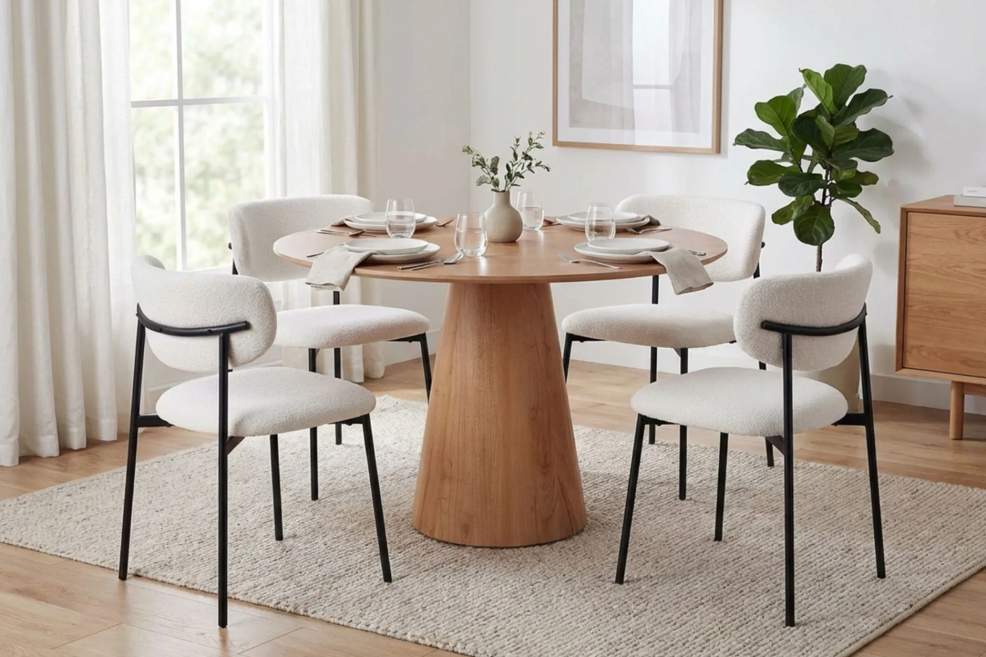 Bark Spisegrupper-Siena spisegruppe rund 110 cm med 4 Lucy spisestoler Eik