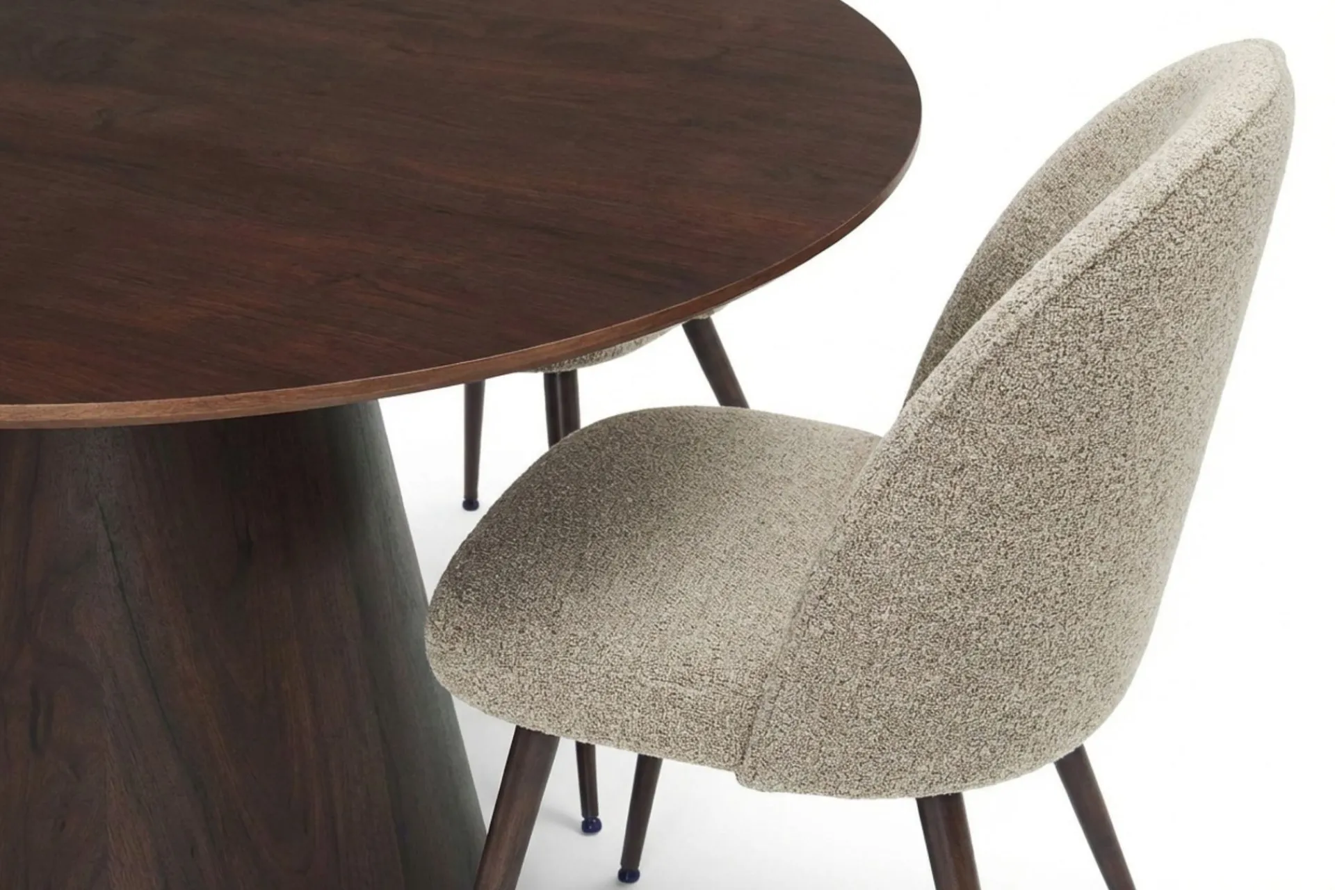 Bark Spisegrupper-Siena spisegruppe rund 130 cm med 6 Nibe Plus spisestoler Røkt eik