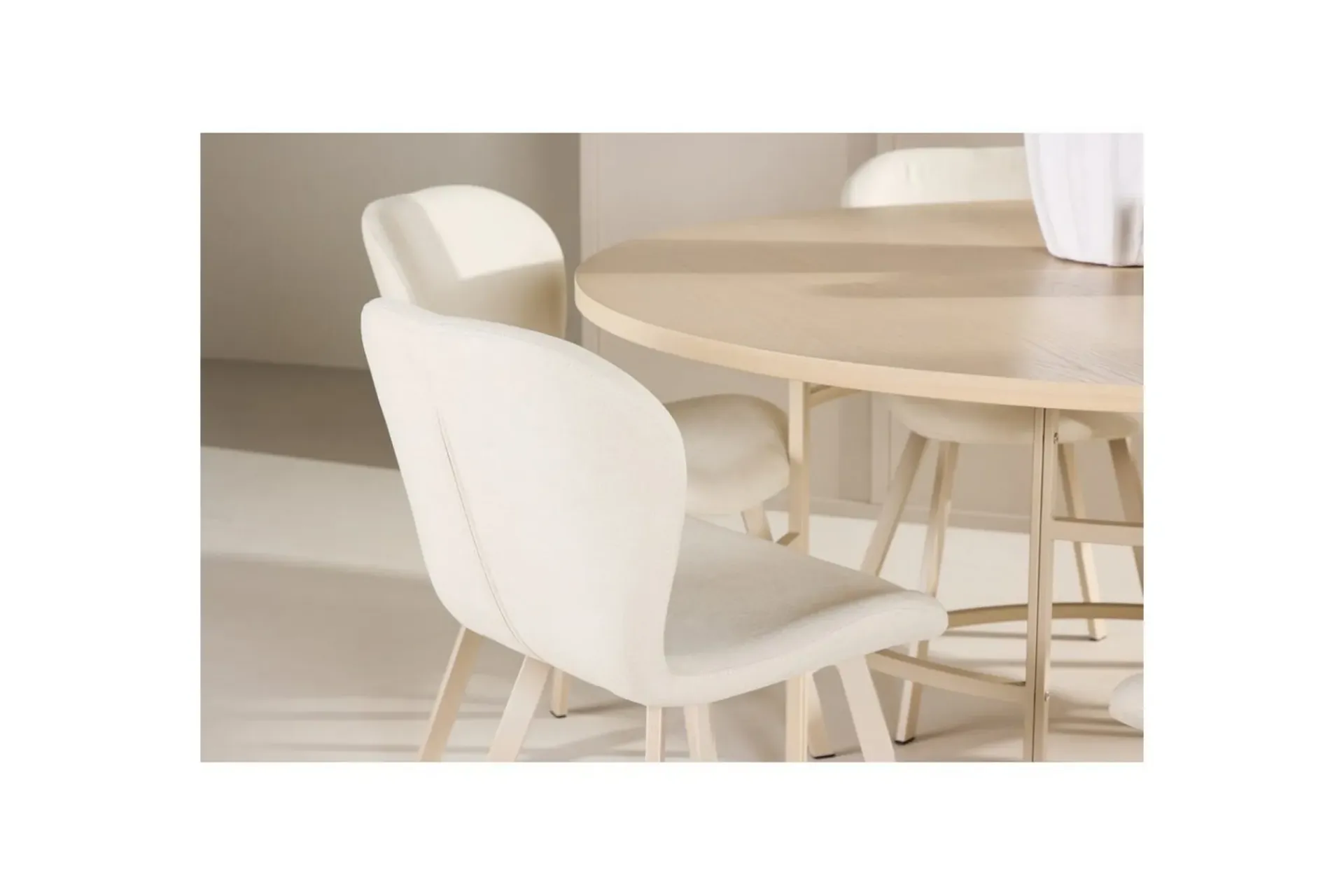 Venture Home Spisegruppe Copenhagen Rund 140 cm Hvit/Beige med 6 Lilja-stoler