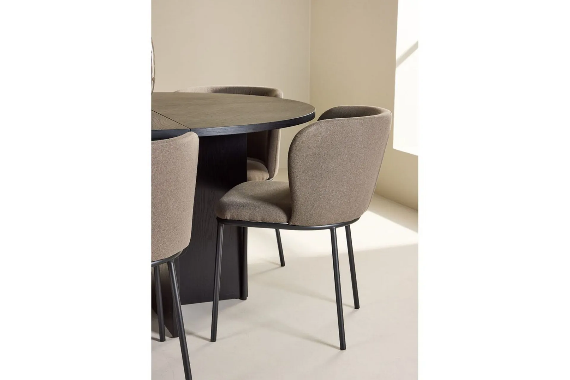 Venture Home Spisegruppe Strada Rundt 120/170 cm med Edina Stoler 6 stk, / Brun