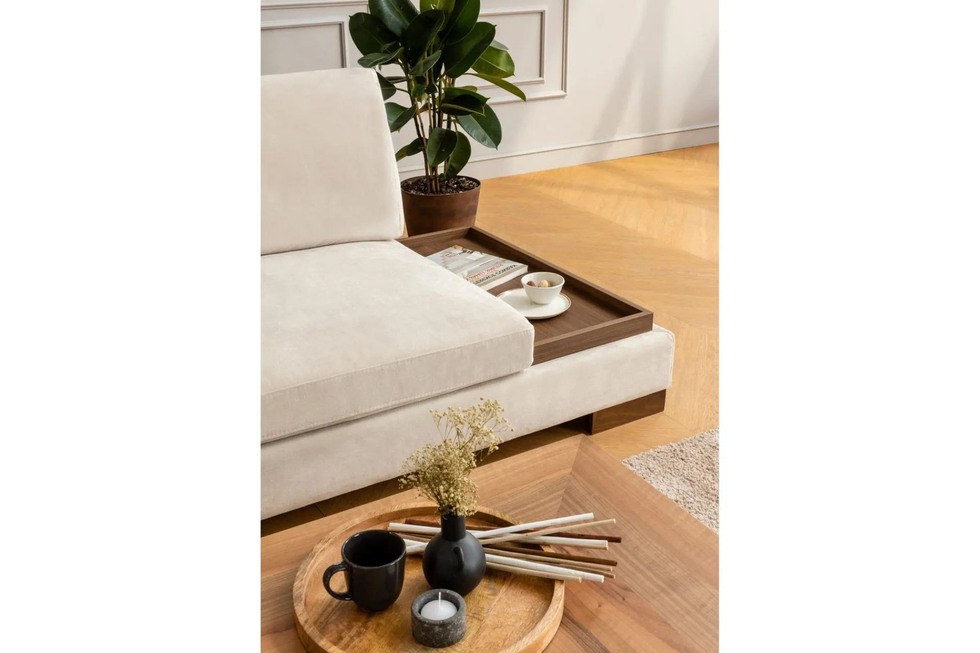 Hjørnesofa-Tulima Sofa med Sjeselong m Krakk Venstre Beige