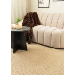 KM Home Moderne Tepper-Ullteppe Ekeby Kvadrat Lin