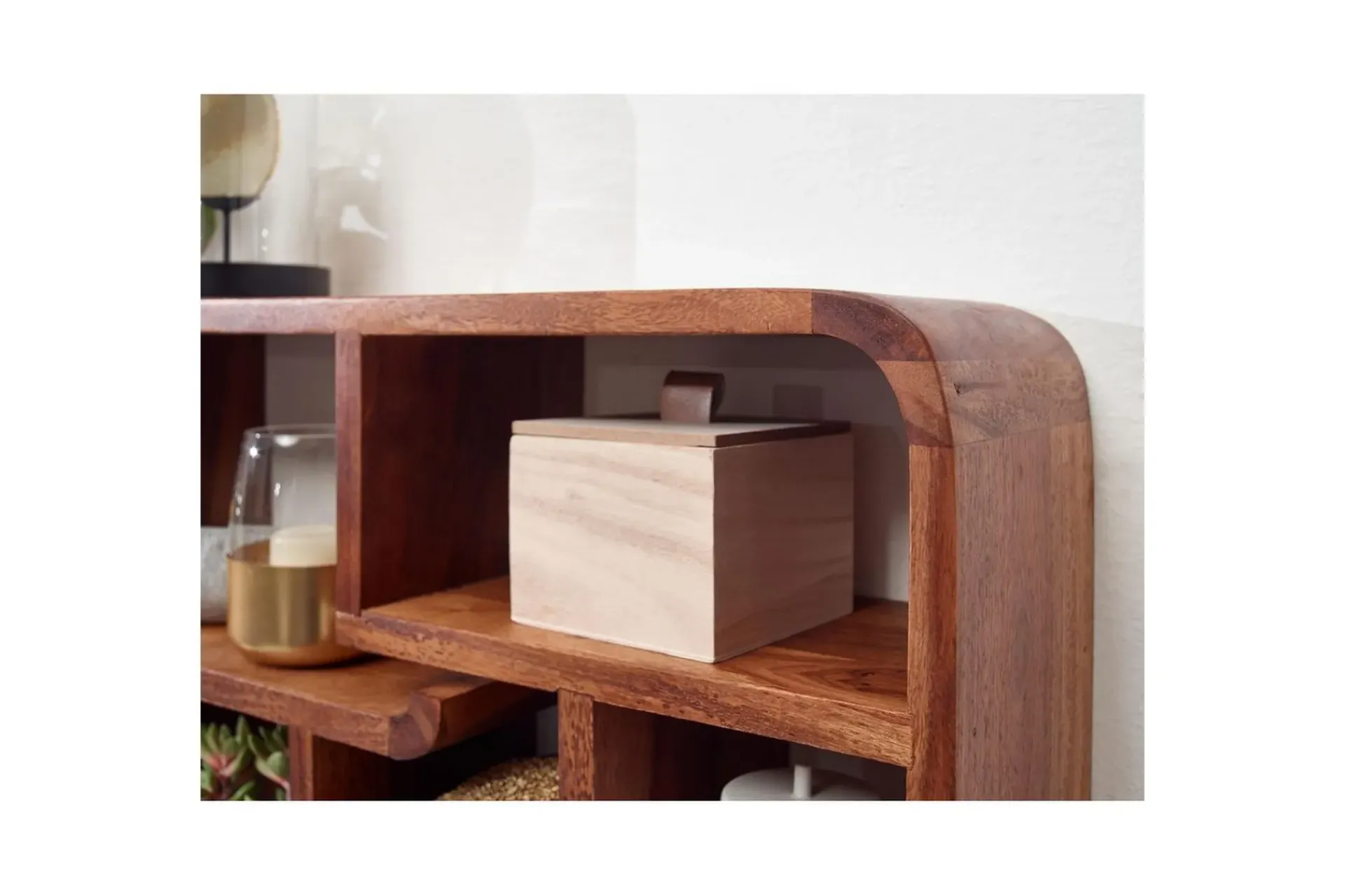 Wohnling Vegghylle Vegghengt pynteshelf i heltre 80 cm landstil
