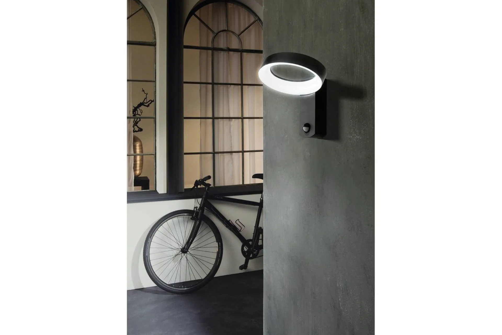 Eglo Entré|Fasadebelysning-Vegglampe utendørsbelysning Pernate med sensor Antracit,Hvit