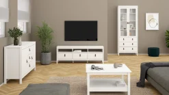 Tvilum Vitrineskap Madrid med 2 glassdører 3 skuffer 78x199 cm